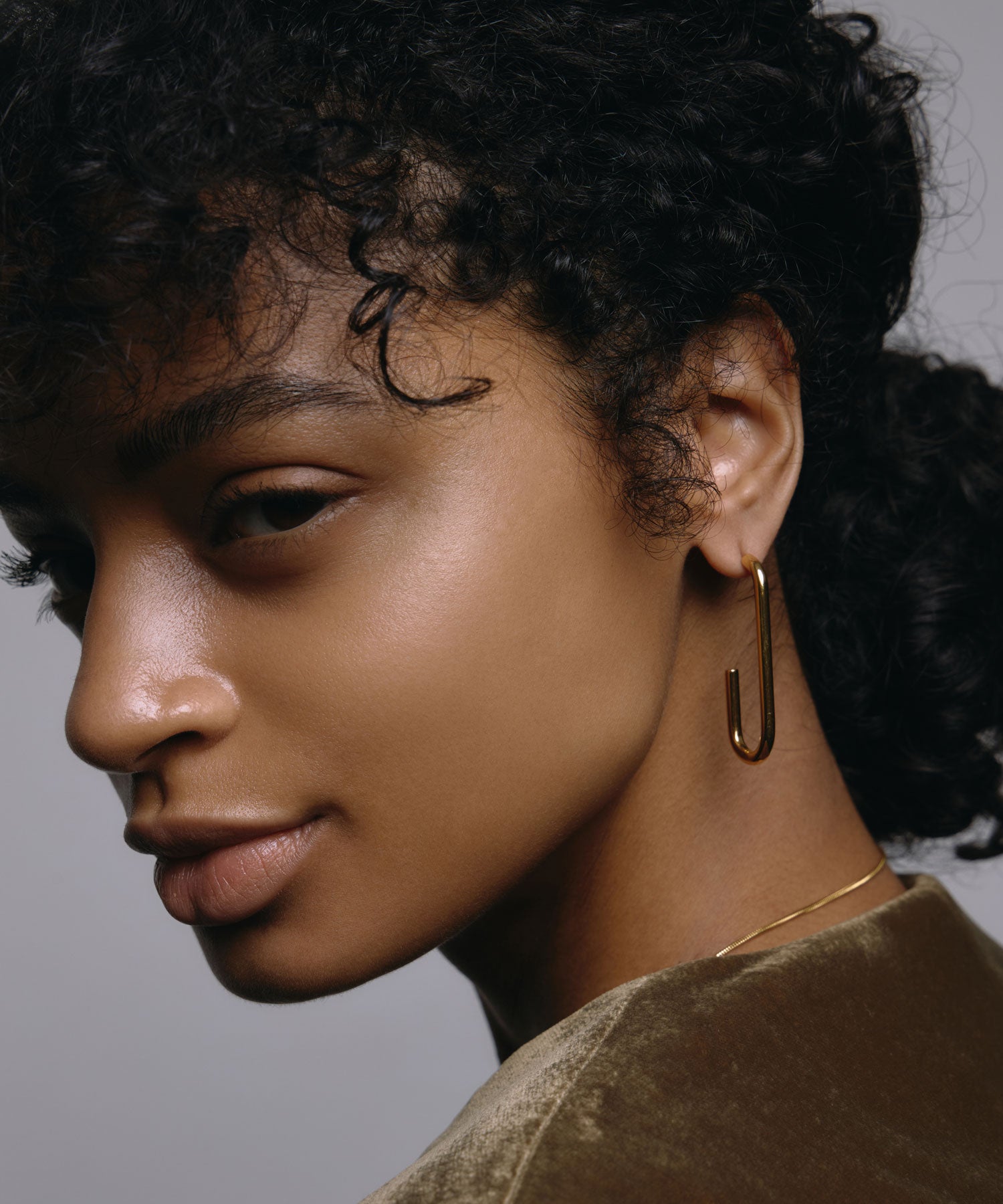 [Gold] U-line earrings