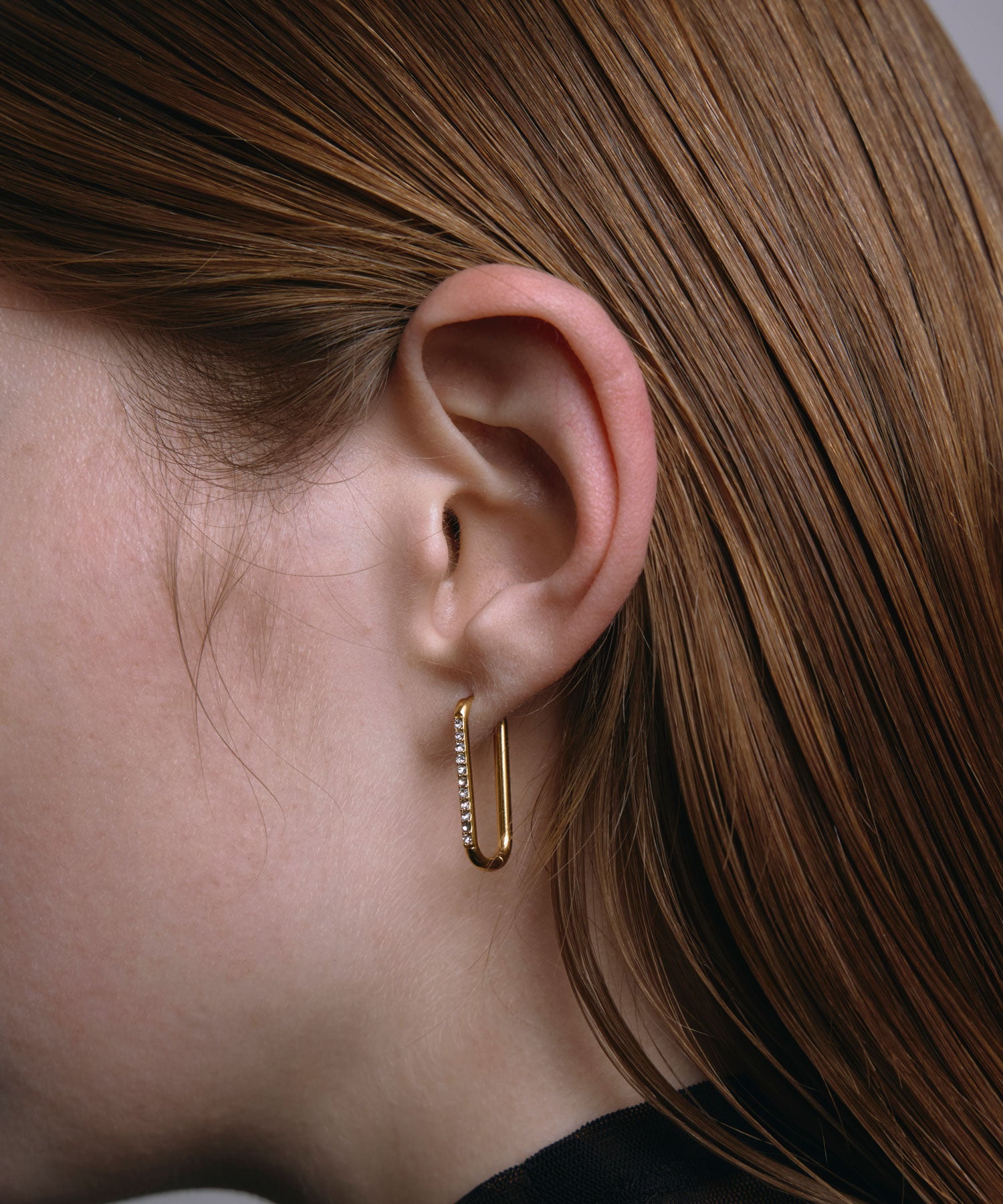 ゴールド]ジルコニアUラインピアス