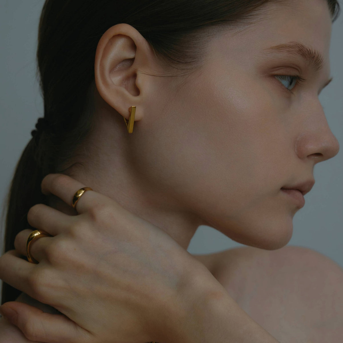 bold-delta-hoop-pierce-gold_1. 