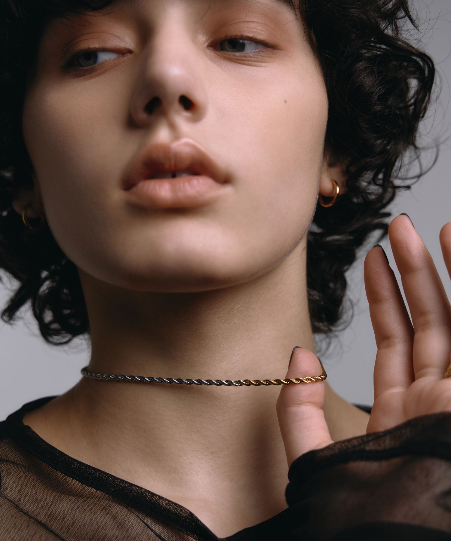 バイカラーブレイディドネックレス