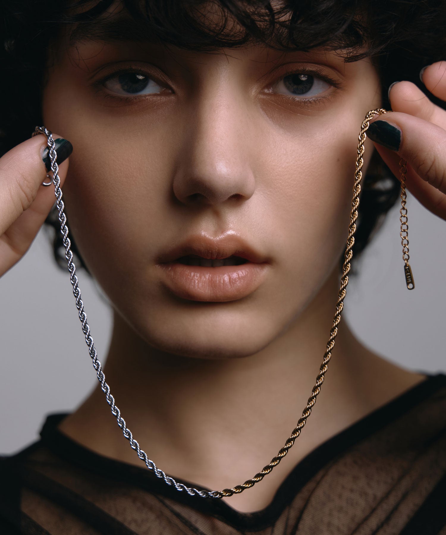 バイカラーブレイディドネックレス