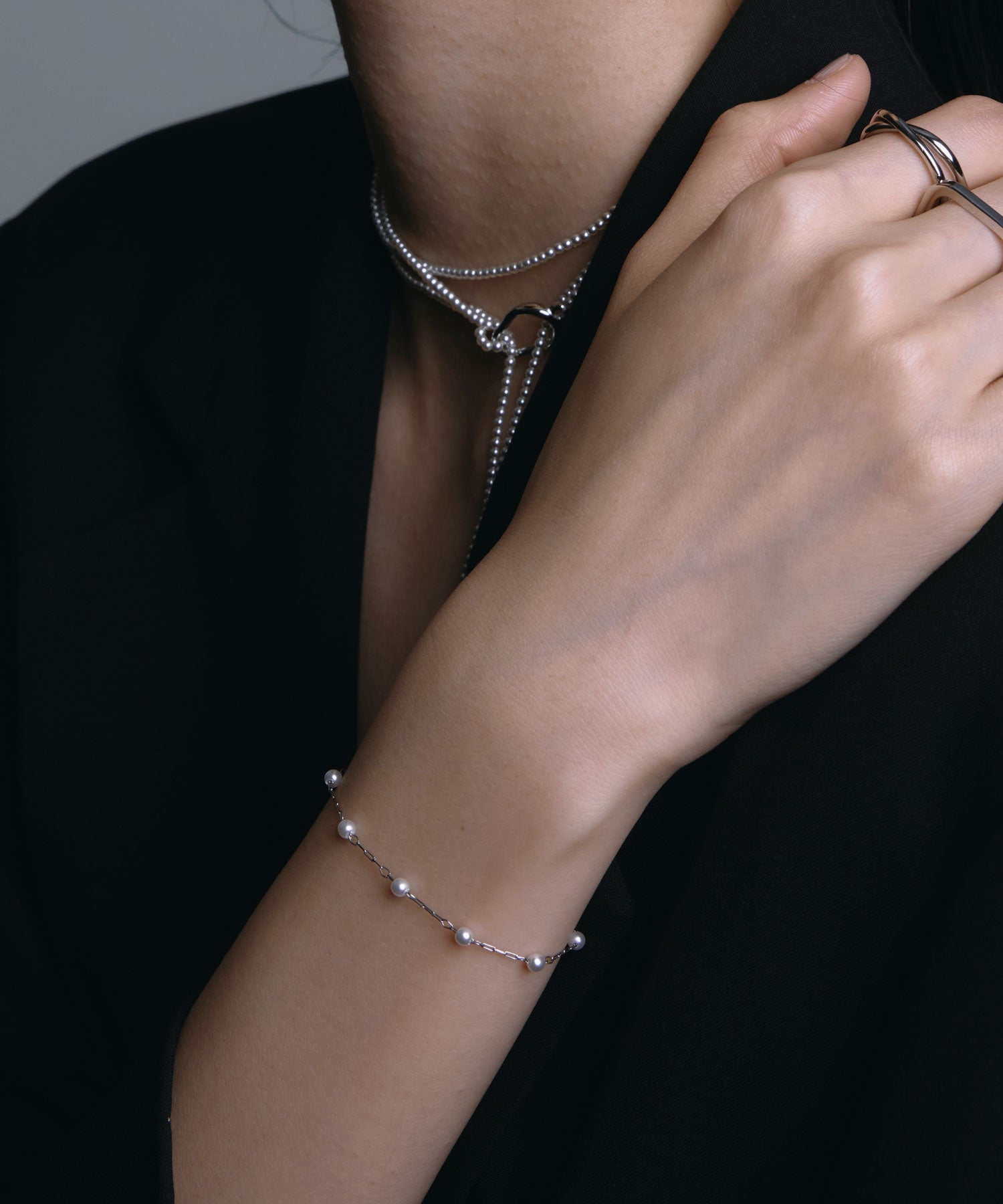 【展示会商品（预定3月下旬发送）】[銀色]站珍珠手镯
