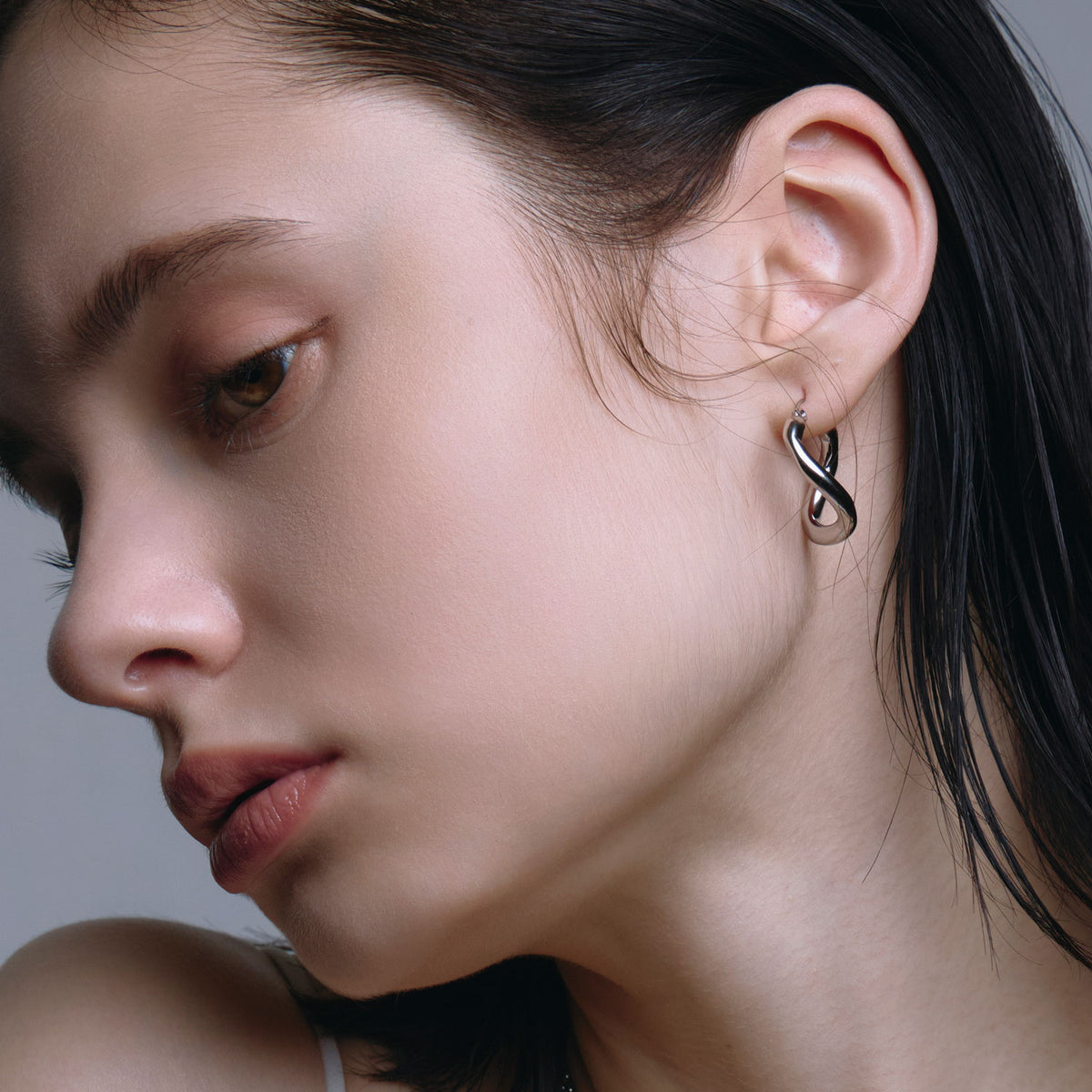 シルバー]ネジレフープピアス