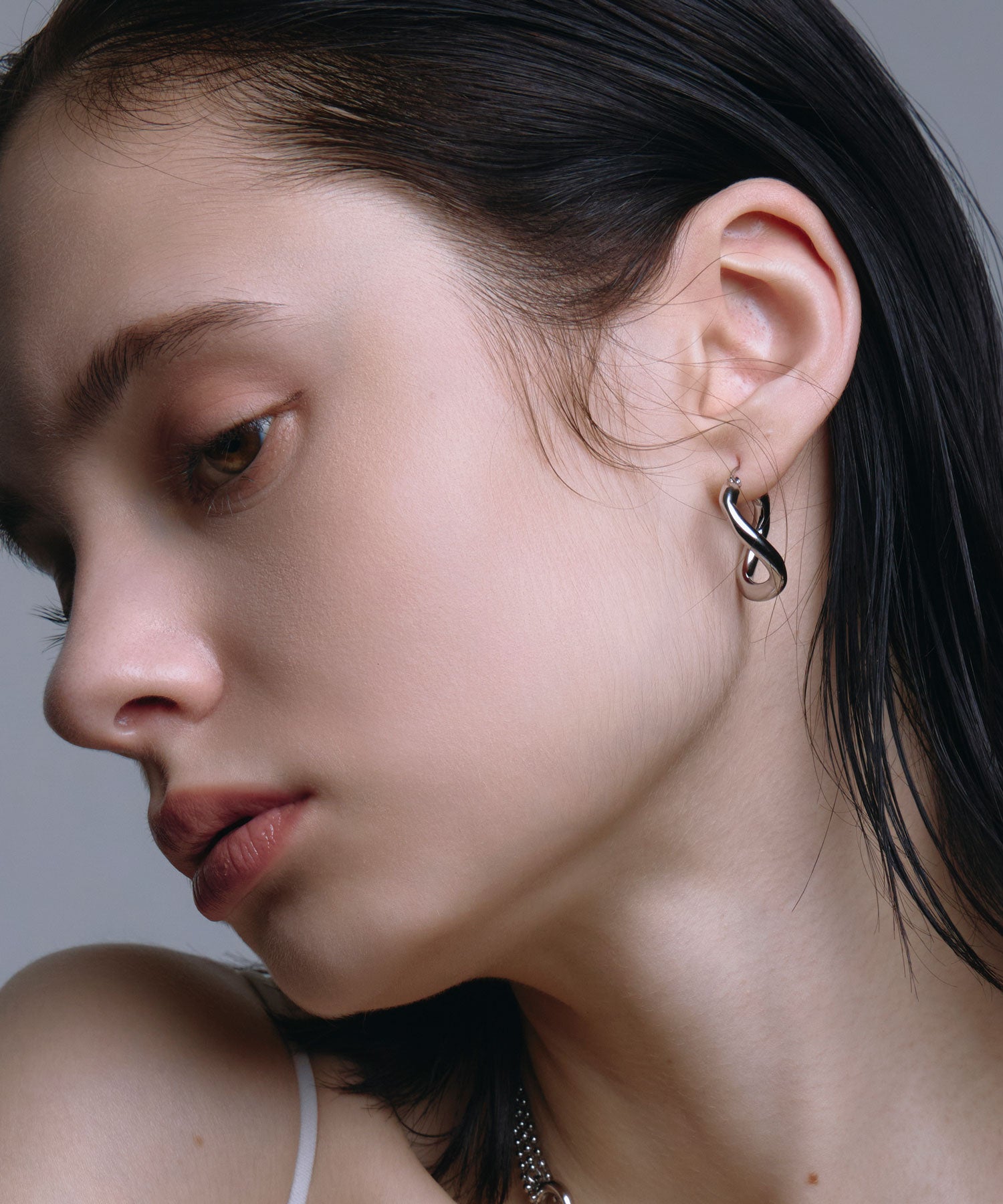 [銀色] 扭轉圈環耳環