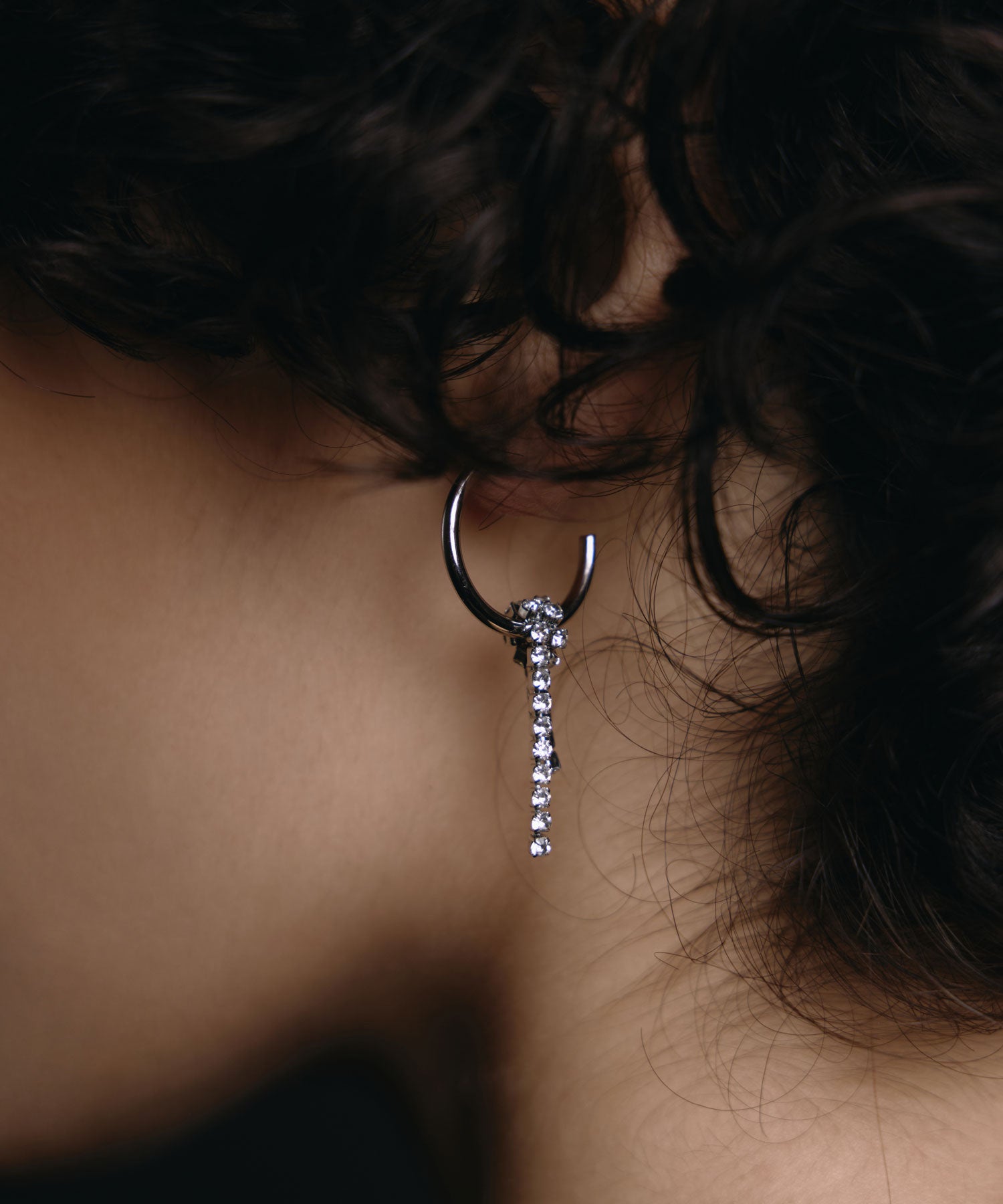 シルバー]ノットビジューピアス