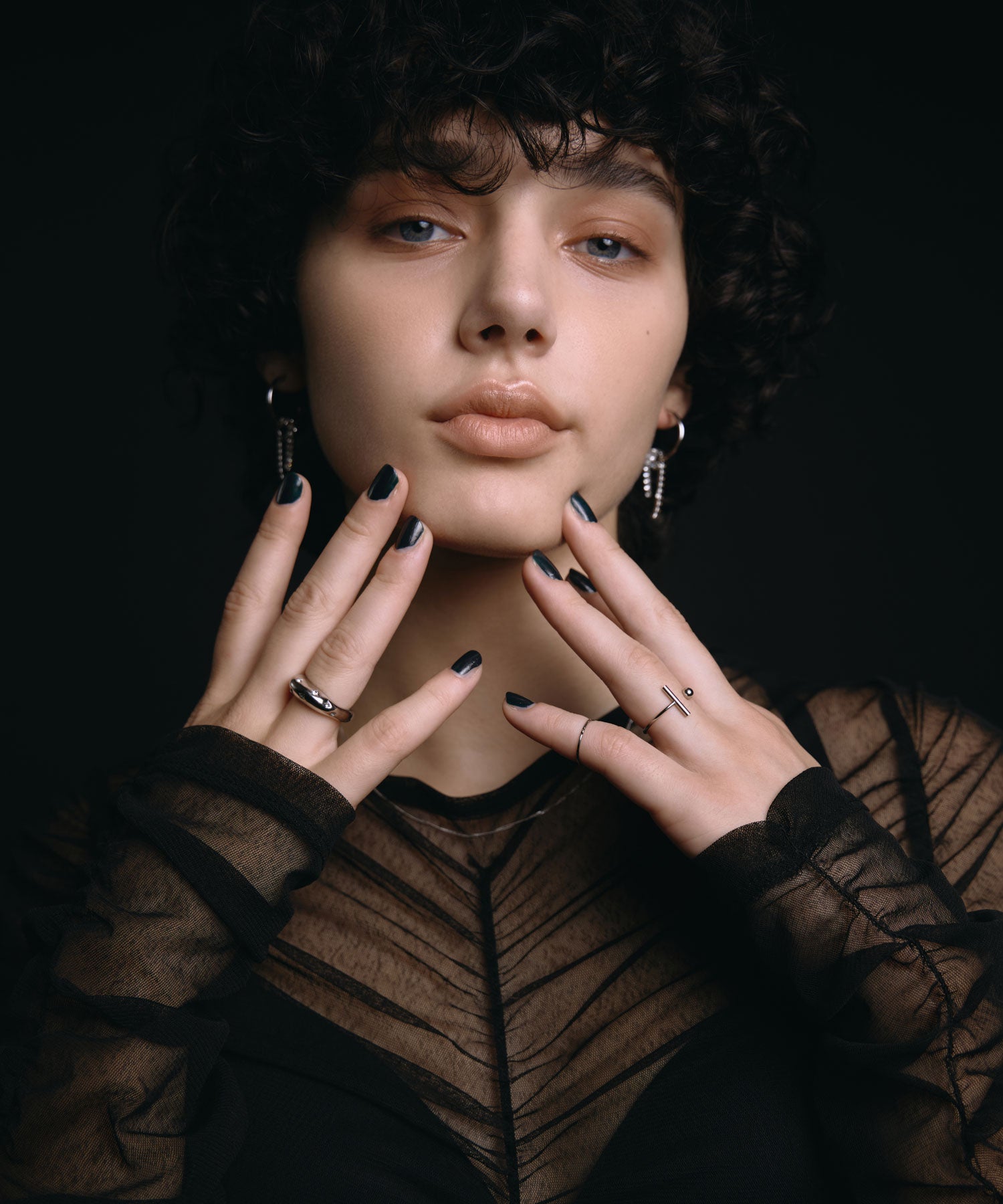 [シルバー]ノットビジューピアス