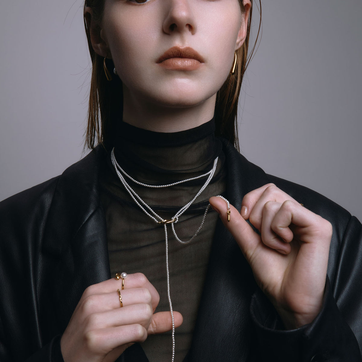 multiway-pearl-necklace-gold. 