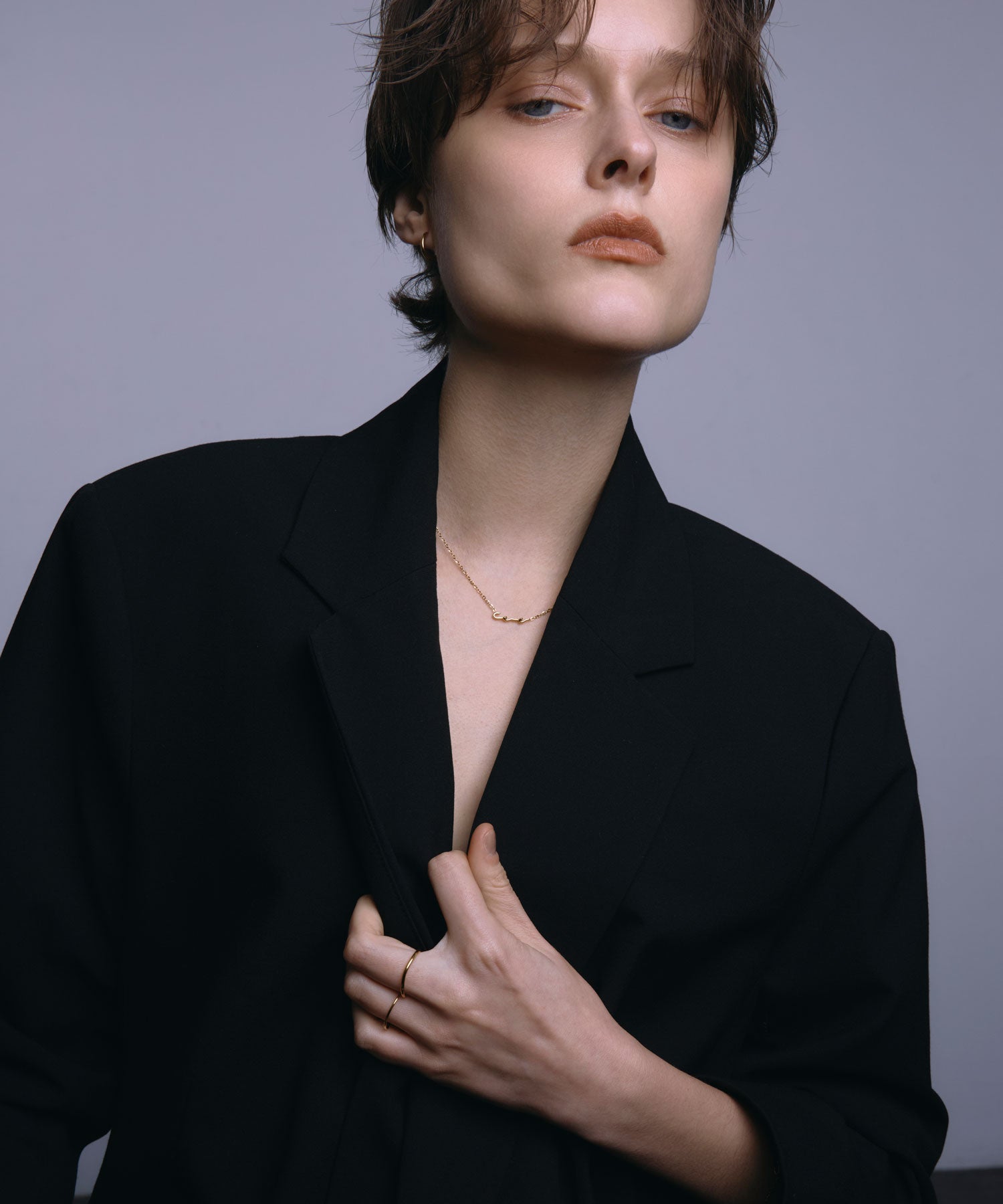 [ゴールド]ニュアンスロゴネックレス