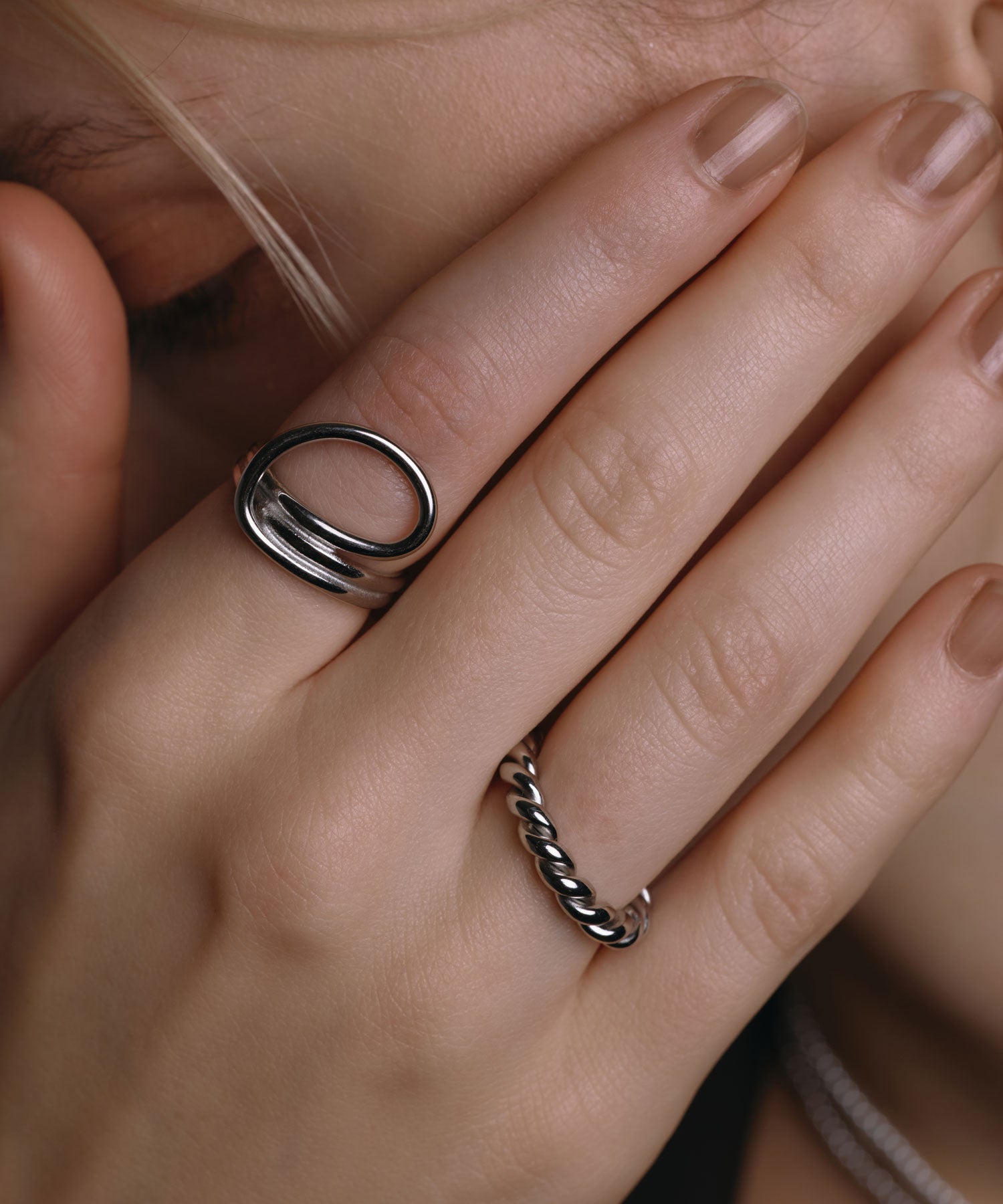 [シルバー]ツイストフープリング