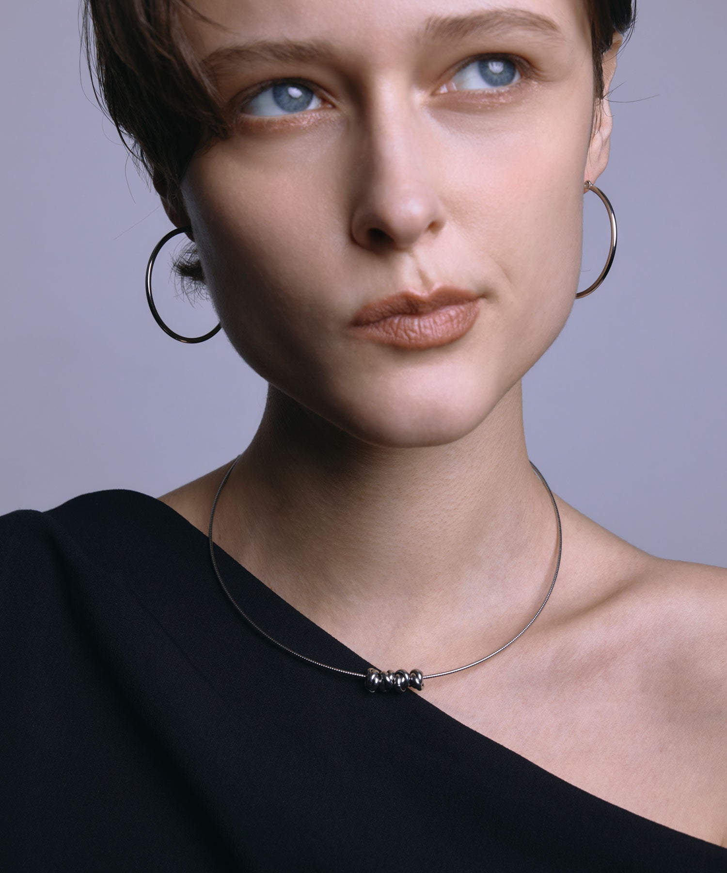 [シルバー]スパイラルオメガチェーンネックレス