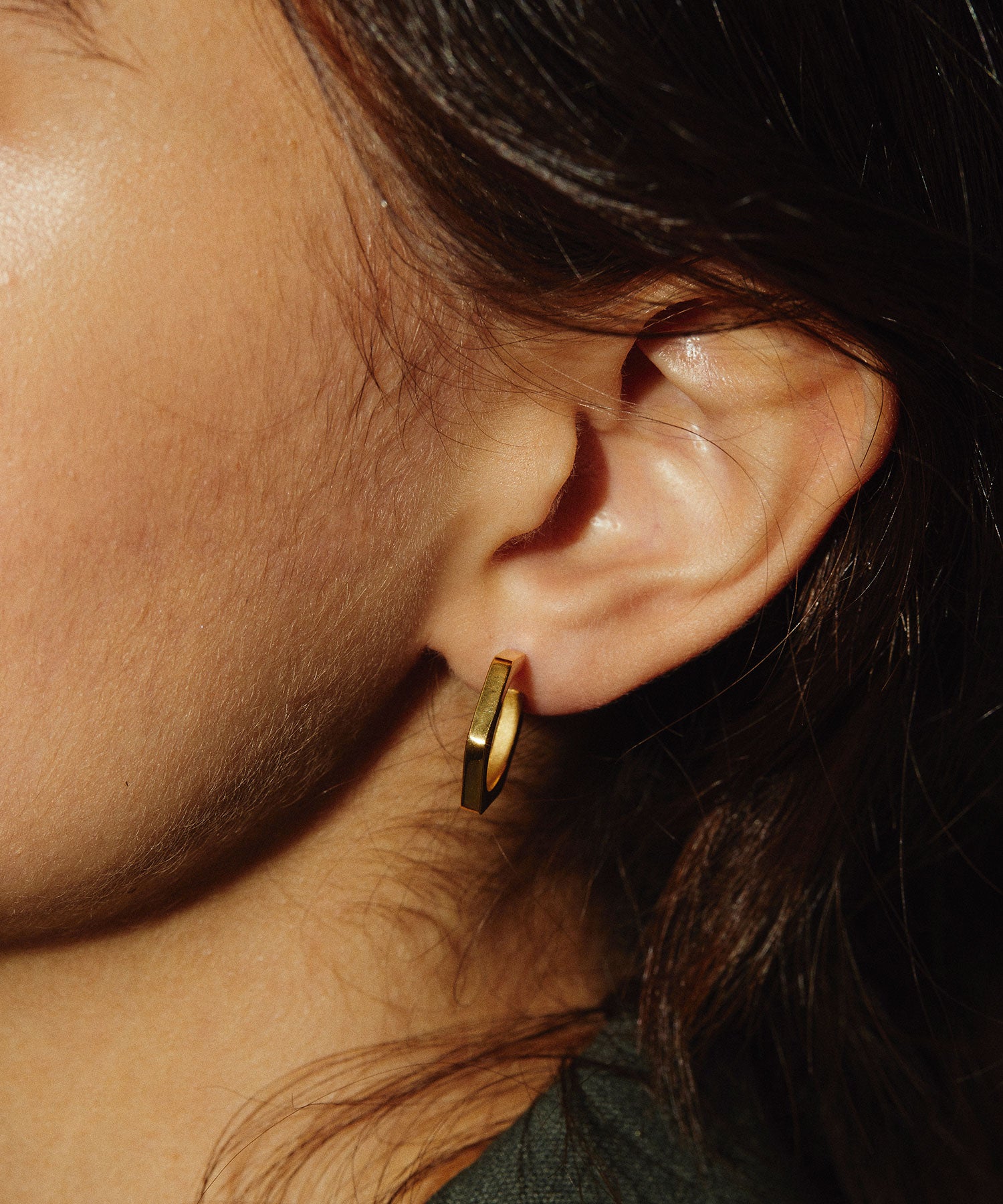 [Gold] Hark Angle Earrings